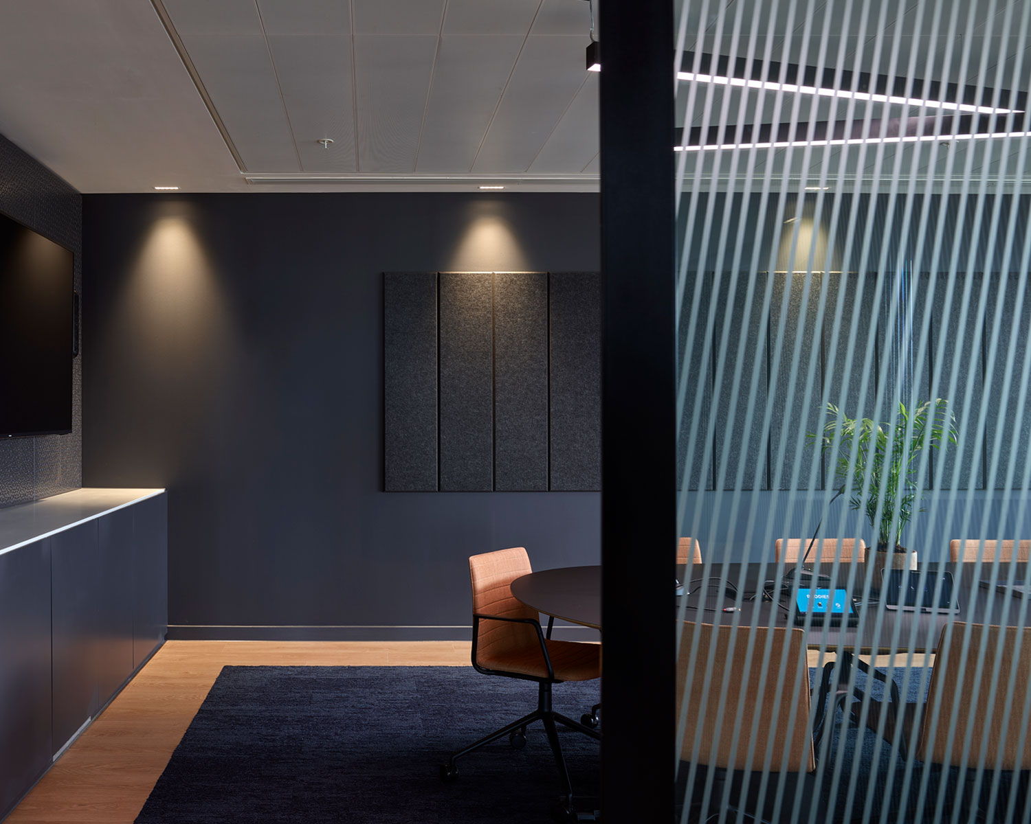 P2572 Edinburgh Architectural Office Lighting Slatted Ceiling With Linaer Lights Cool Downlights