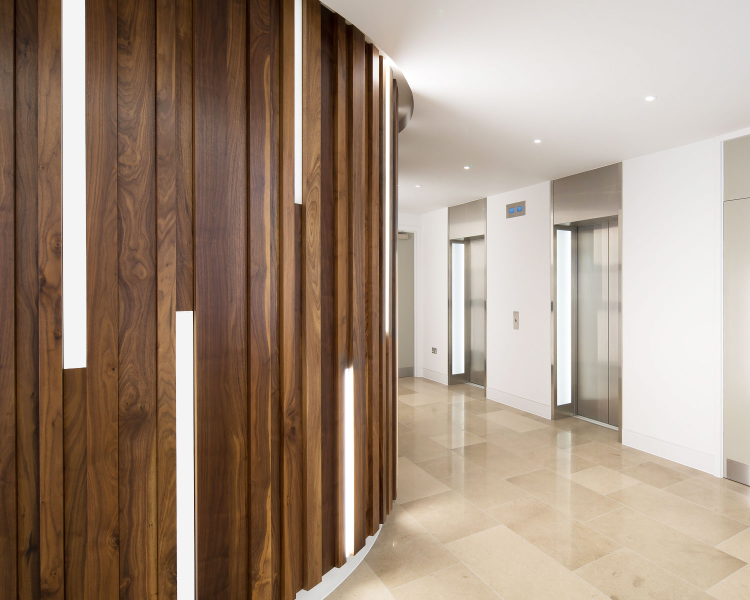 P1240 London Office Lift Lighting Slat Wall Linear Foyer Lights